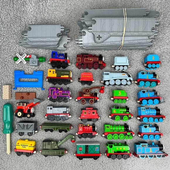 Thomas & Friends Train Collection Set Take N Play Along Diecast Track Lot of 55 - Picture 1 of 10